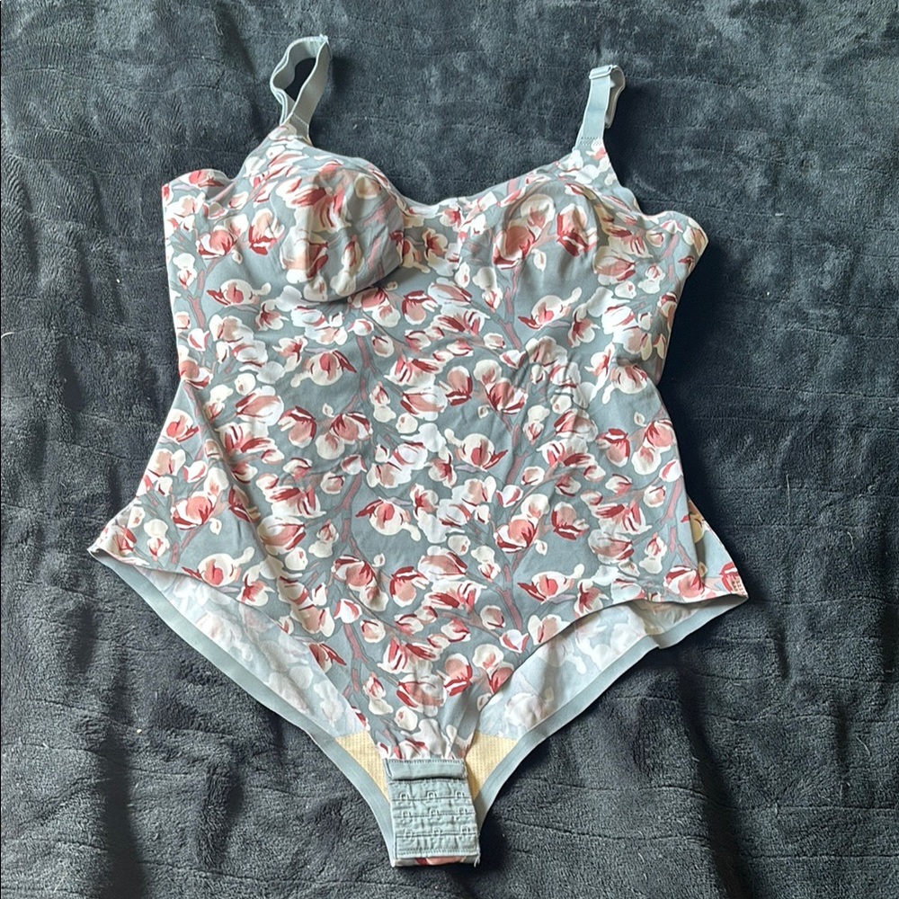 Knix Luxe Lift Bodysuit in Winter Gardenia